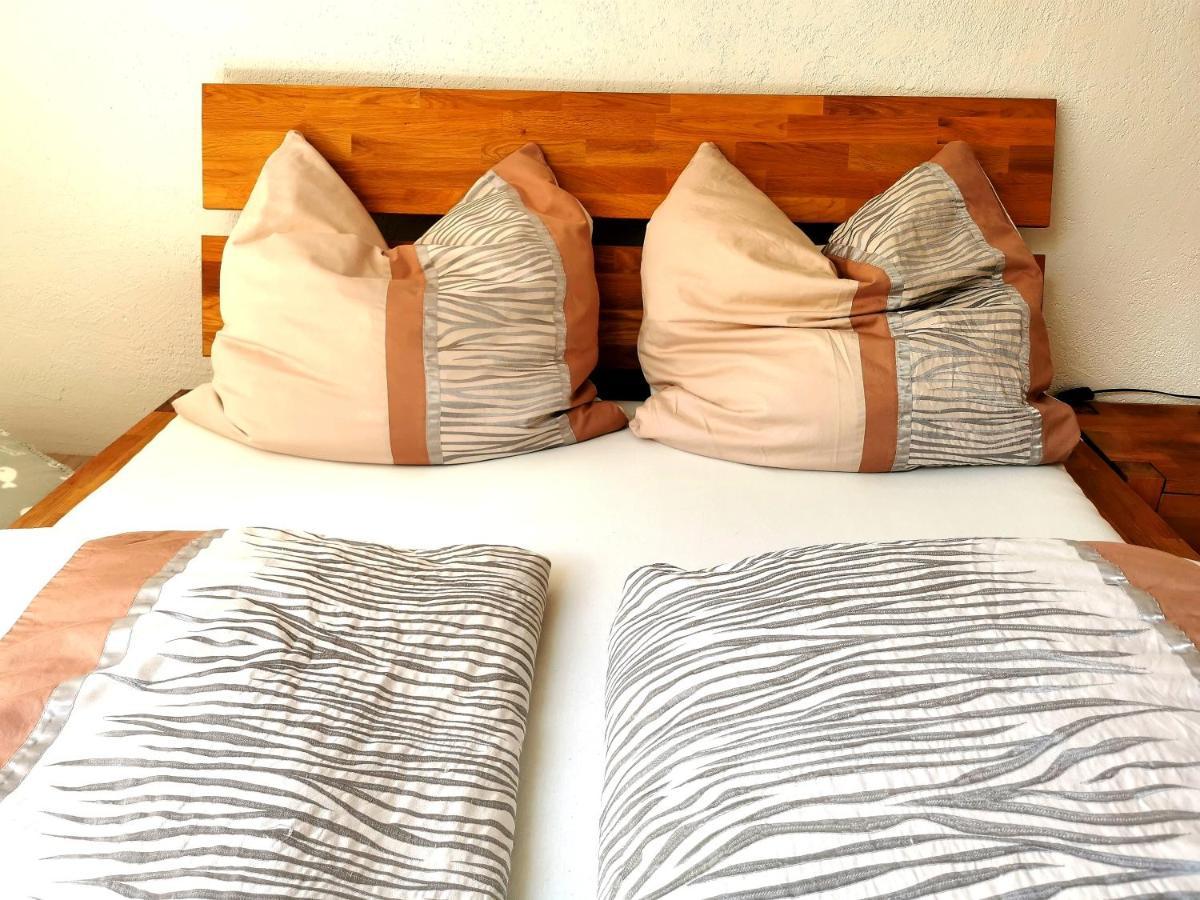 Schone Ferienwohnung In Merklingen Luaran gambar